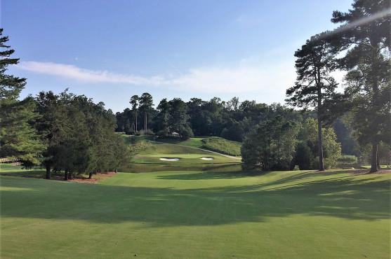 Golf livet: Renovere Robert Trent Jones - ulike tilnærminger til arbeid av en...